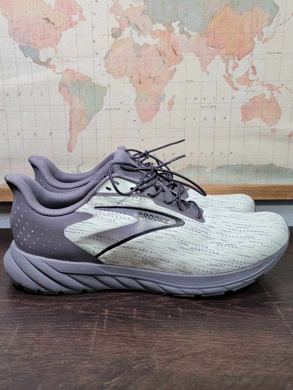 BRAND NEW Brooks Anthem 7 Running Sneaker Men's Size 11.0